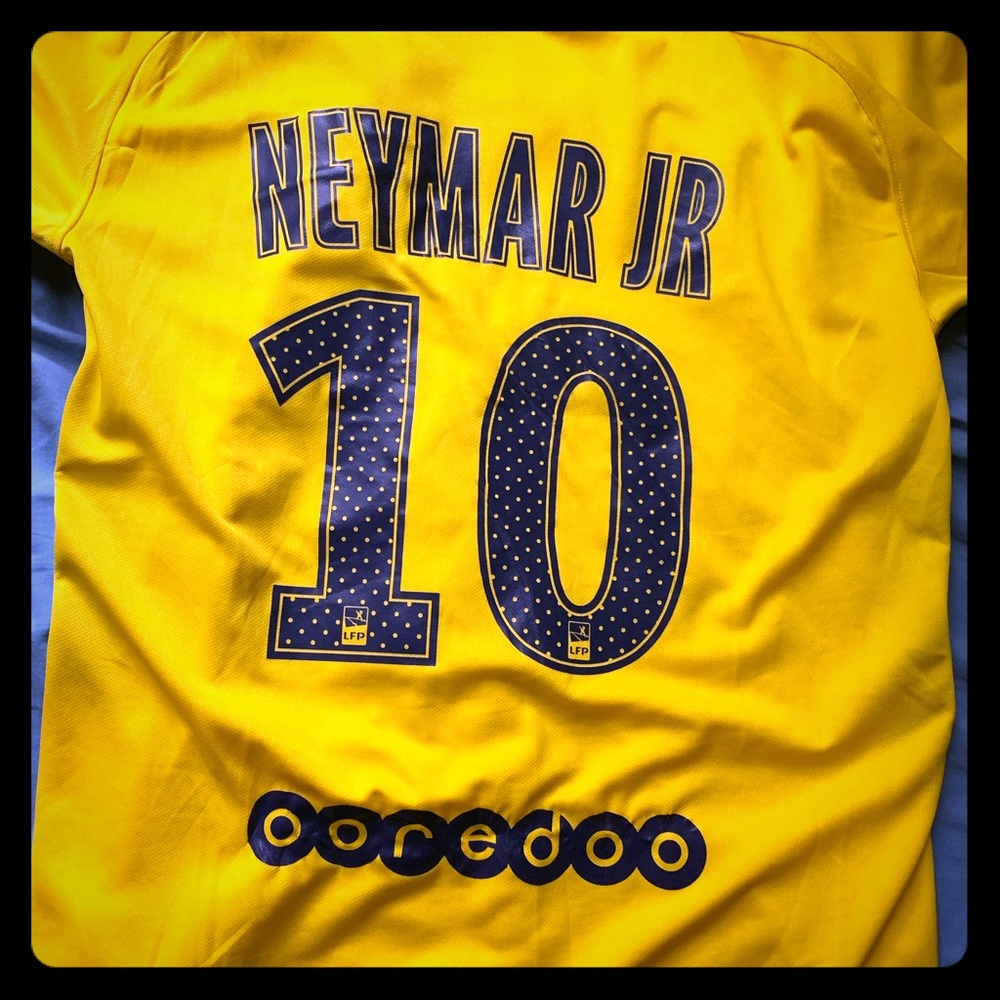 2017-18 Paris (PSG) Yellow Away Kit. Neymar Jr